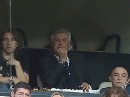 Ancelotti ve el partido junto a Kedhira y Modric