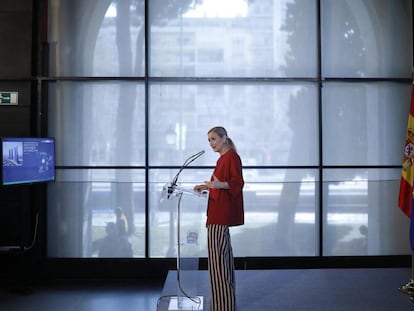 Cifuentes durante la presentación del plan de Cercanías de la región de Madrid.