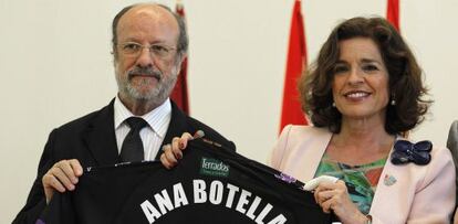 La alcaldesa de Madrid, Ana Botella, y el alcalde de Valladolid, Javier León.