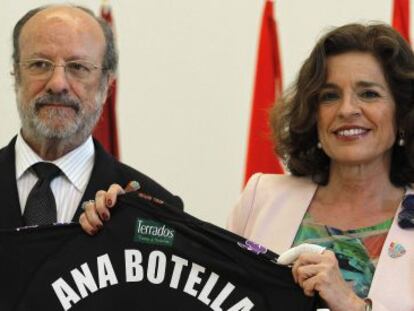 La alcaldesa de Madrid, Ana Botella, y el alcalde de Valladolid, Javier León.