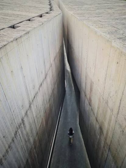 Vista de pájaro del Museo de Côa, en el Parque Arqueológico do Vale do Côa, al noreste de Portugal, proyectado por los arquitectos Camilo Rebelo y Tiago Pimentel.