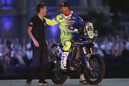 El piloto español Juan Garcia (derecha), y el director deportivo, Marc Coma (izquierda).