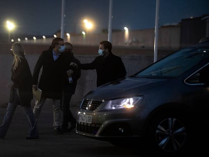 Pere Aragonès, Josep Maria Jové, Elsa Artadi i Josep Rius després d'una jornada de negociacions a Lledoners.