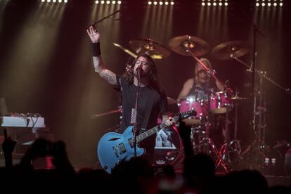 Dave Grohl, el lídel de Foo Fighters durante la actuación en la sala BARTS.