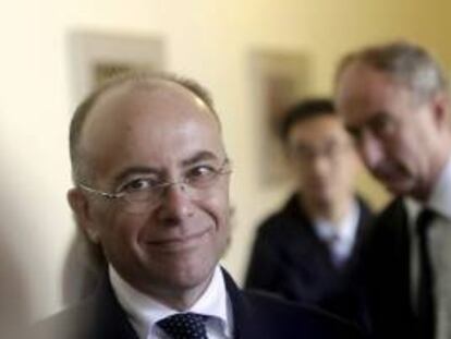 El nuevo ministro francés de Presupuesto, Bernard Cazeneuve, aseguró hoy que la crisis en Chipre no amenaza "la estabilidad de la zona euro" y pidió a ese país que retome las negociaciones con sus acreedores tras el rechazo parlamentario al plan de rescate europeo. EFE/Archivo