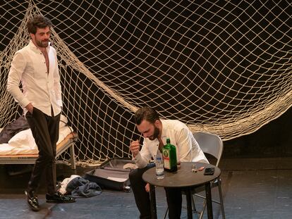 Marc Ribera (izquierda) y Sergi Cervera durante la representación de 'Here comes your man'