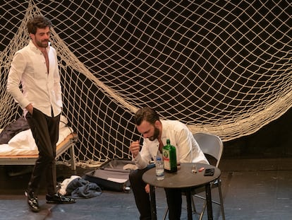 Marc Ribera (izquierda) y Sergi Cervera durante la representación de 'Here comes your man'