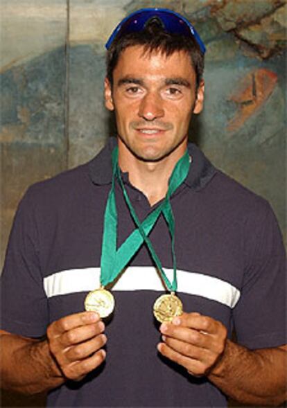 Manuel Busto, con sus dos medallas de oro logradas en Bergen.