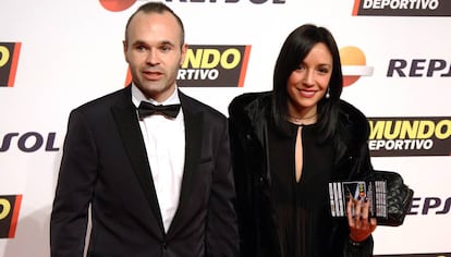 Andrés Iniesta y Anna Ortiz, en Barcelona, en 2016.