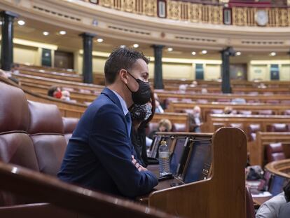 El portavoz del PSOE en el Congreso, Héctor Gómez, durante el debate de los nombramientos de cargos institucionales.