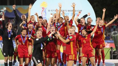 Las jugadoras españolas celebran la victoria ante México tras la final de la Copa Mundial Femenina de Fútbol Sub-17.