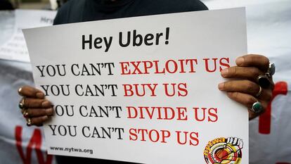 Un conductor de Uber durante la concentración en Nueva York