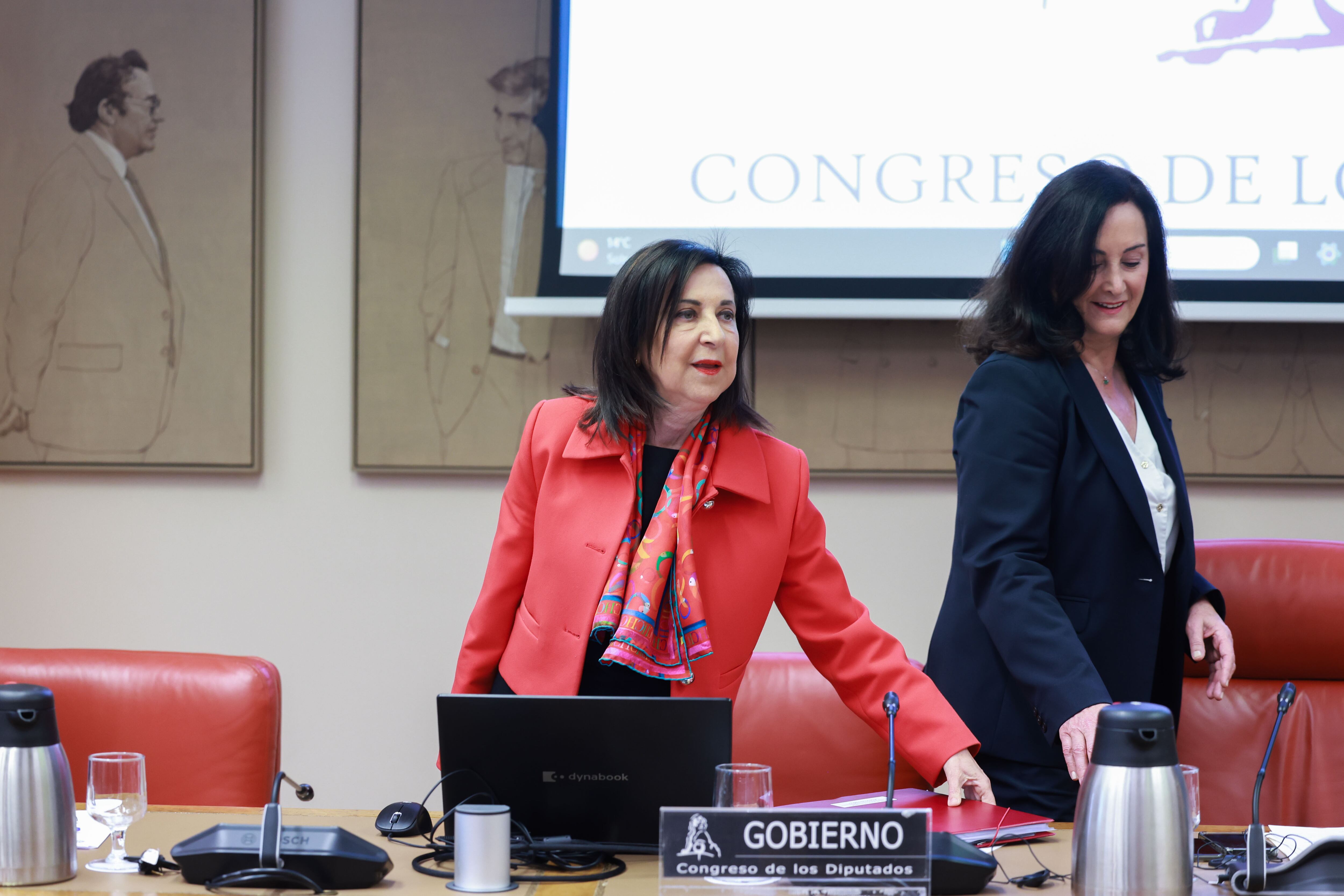 Margarita Robles a su llegada a la comparecencia este martes.