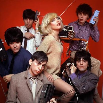 Debbie Harry, con la formación de Blondie.