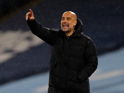 Pep Guardiola durante el partido de vuelta de las semifinales de la Champions entre el Manchester City y el PSG este martes en el Etihad.