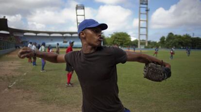 Un jugador del equipo de b&eacute;isbol cubano Industriales. 