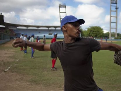 Un jugador del equipo de b&eacute;isbol cubano Industriales. 