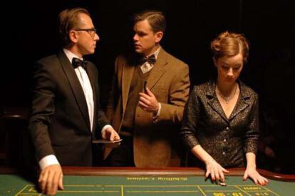 Tim Roth, Matt Damon y Hansell Campos en una imagen de 'El hombre sin edad', de Francis Ford Coppola.