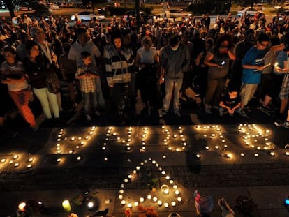 Vigilia en memoria de la bebé muerta por falta de papeles en Sarajevo.