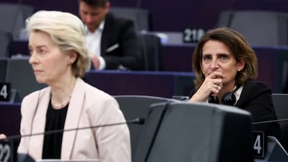 Ursula Von der Leyen y Teresa Ribera, el 27 de noviembre pasado en Estrasburgo en el pleno de la Eurocmara que design a los nuevos comisarios de la UE.