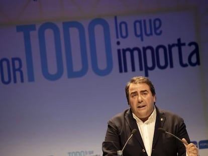 Carlos Negreira, alcalde de A Coru&ntilde;a (PP), presenta su candidatura el pasado 23 de abril.