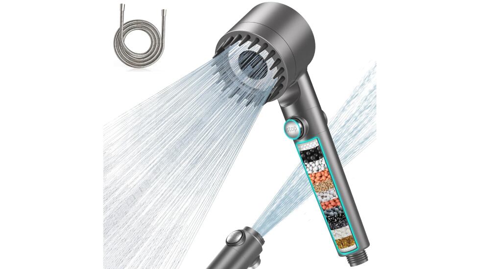Vista en detalle de la alcachofa de ducha con filtro de 15 pasos top ventas en Amazon.