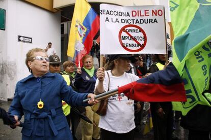 Opositores al Gobierno de Rafael Correa se manifiestan en Quito.