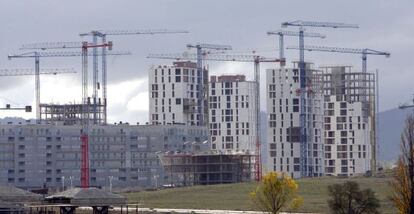 Varios edificios de viviendas en construcción