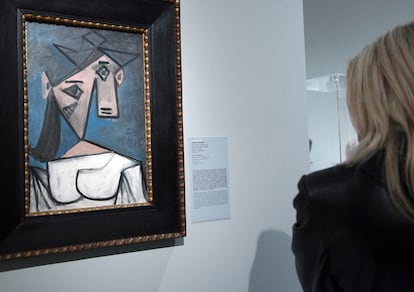 La obra del pintor malagueño Pablo Picasso 'Cabeza de Mujer', antes de ser robada de la Galería Nacional de Atenas (Grecia), en 2012.