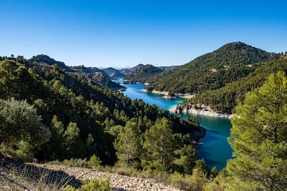 Vista del embalse de El Portillo, en el parque natura Sierra de Castril (Granada)