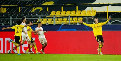 Haaland celebra su segundo gol ante el Sevilla este martes en Dortmund.