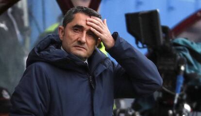 El entrenador del FC Barcelona, Ernesto Valverde, durante el partido contra el Eibar.