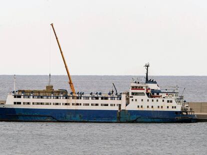 El buque 'Elbeik' cargado en el puerto de Cartagena el viernes pasado.