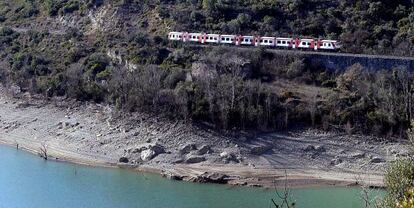 El tren de La Pobla, durante su trayecto.