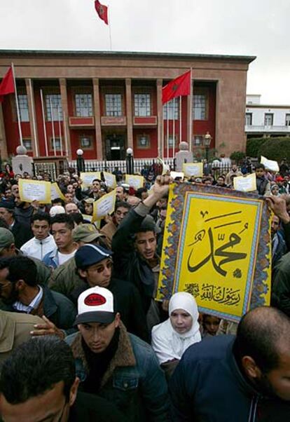 Protesta marroquí contra Dinamarca frente al Parlamento, el viernes en Rabat.