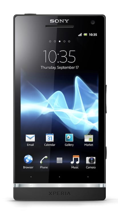 Xperia S, de Sony, presenta una pantalla de alta definición de 4 pulgadas, grabación de vídeo a 1080 píxeles, fotos a 12 megapíxeles, que se activa en un segundo, y certificado PlayStation para jugar con títulos de la consola en el teléfono o, si se conecta, en el televisor.