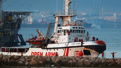 The ‘Open Arms’ arrives in Algeciras.