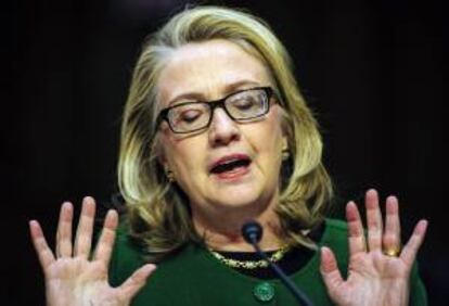 Fotografía tomada el pasado 23 de enero en la que se registró a la secretaria de estado Estadounidense, Hillary Clinton, durante su comparecencia ante un comité del Congreso de su país.