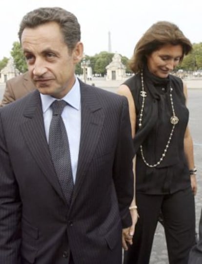 Nicolas Sarkozy y su entonces esposa, Cécilia Ciganer, en julio de 2006.