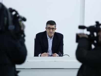 Patxi López at a meeting of the Socialist Party's executive committee on Monday.