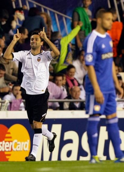 Jonas celebra su gol, conseguido en 10,6 segundos.