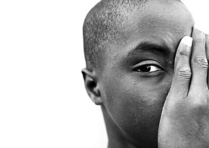 “El mejor momento es cuando disparas la foto, porque nunca sabes lo que va a salir”, dice Mamadou, retratado en esta imagen por Thierno.