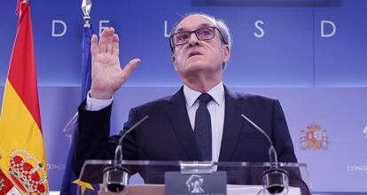 Ángel Gabilondo during a press conference in the Spanish Congress.