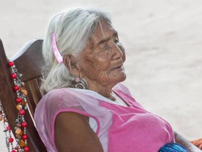 Rosa Grilo en su casa de Colonia Aborígen, Chaco, en 2018.