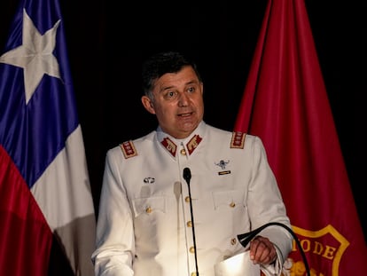 El jefe del Ejército chileno, el general Ricardo Martínez, en el acto en el que ha informado de su renuncia, el 2 de marzo de 2022 en Santiago.