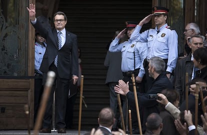 Artur Mas fa el símbol de les quatre barres.