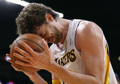 El jugador se concentra antes de lanzar un tiro libre ante los Nuggets de Denver, en eneo de 2013.