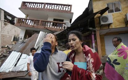 Residents of Pedernales, the epicenter of the quake, the morning after.