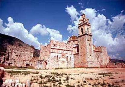 El monasterio de Santa María de La Valldigna, por la parte trasera.