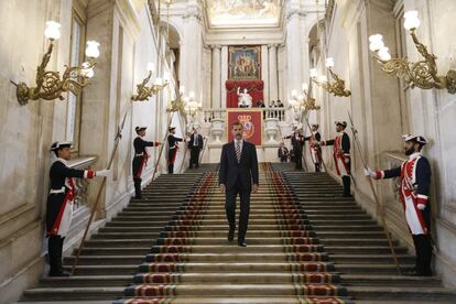 Don Felipe, en la escalinata del Palacio Real el pasado mayo.